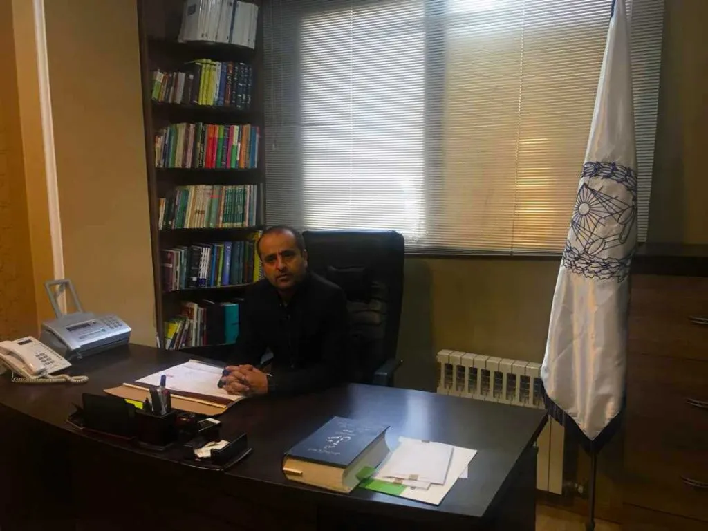 دکتر ولی الله بابائی راد وکیل پایه یک دادگستری، مدرس دانشگاه و مشاور حقوقی