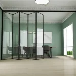 کاربردهای تخصصی پارتیشن اداری شیشه‌ای آکوگلس